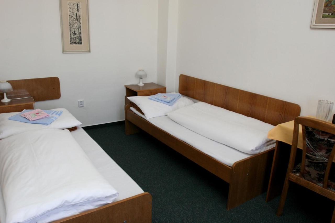 Ensana Jalta Hotell Piest'any Rum bild